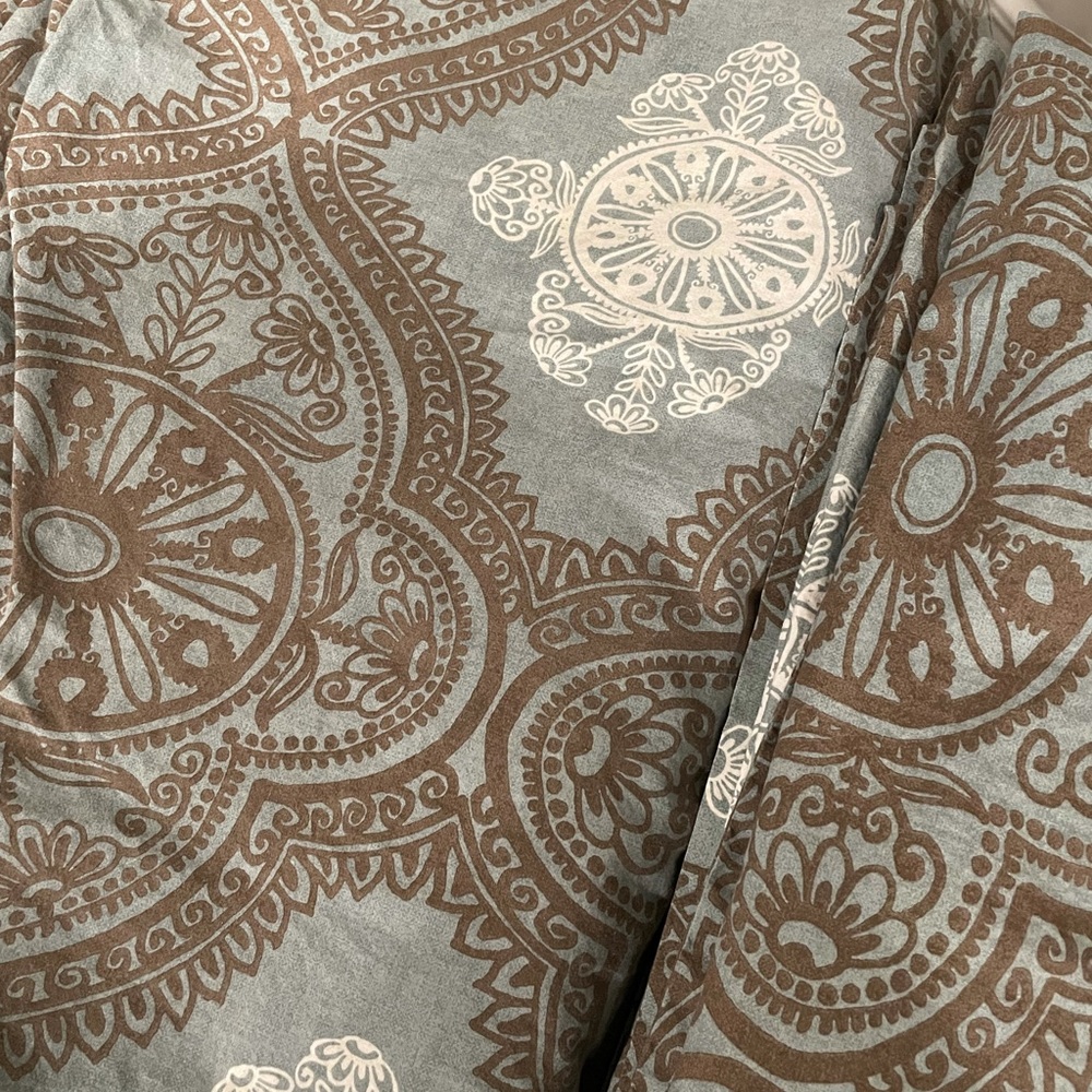 Pottery Barn - King/Cal King Duvet with 3 Shams